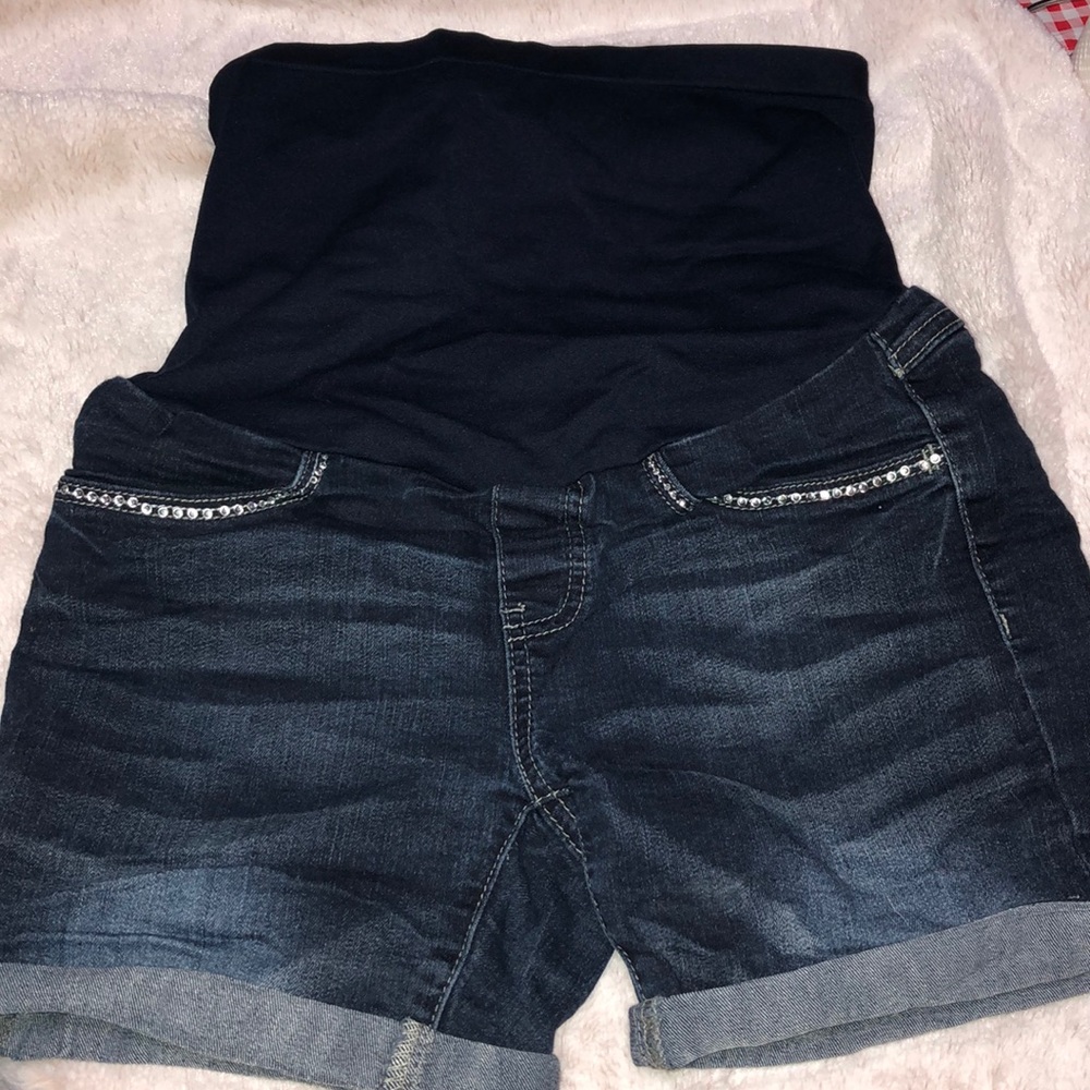 Maternity dark shorts